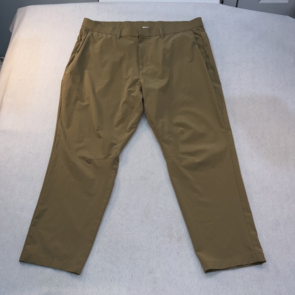 Fabletics Mens Khaki Technical Stretch Chino Pants Tan Regular Fit 37x27.5